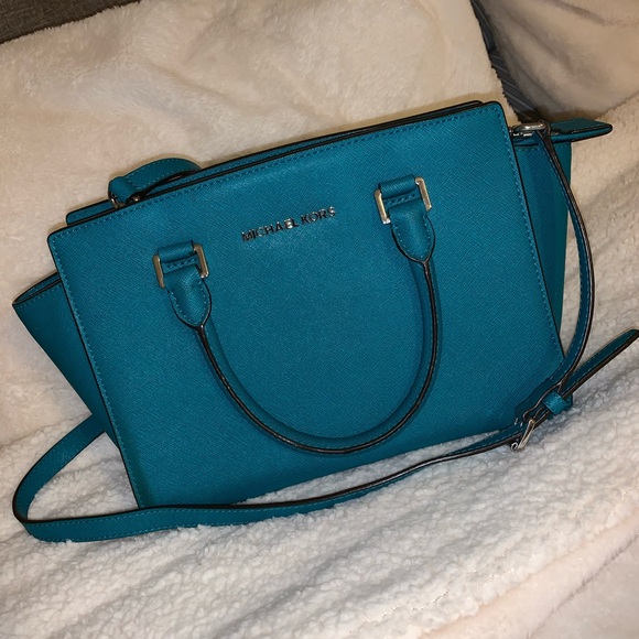 Michael Kors Purse - Picture 1 of 1